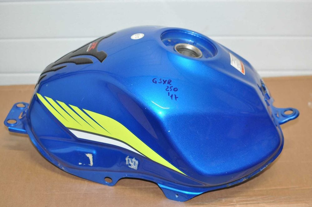 Rezervor Kawasaki Z300 /Suzuki GSXR250 17
