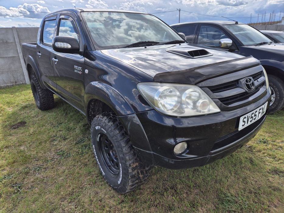 Bara fata/Far/Grila/Capota/Aripa Toyota Hilux 2006-2011