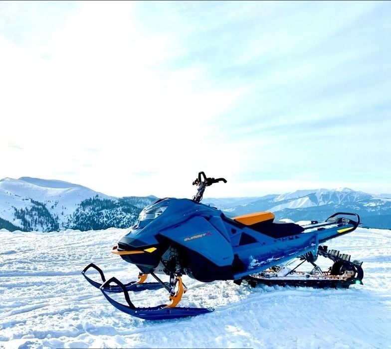 Snowmobil Ski-Doo Summit-X 850 E-Tech senilă 154 model 2022