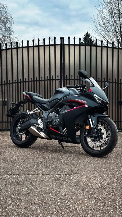 Honda CBR650R (35kw) - 2025 - 1700km
