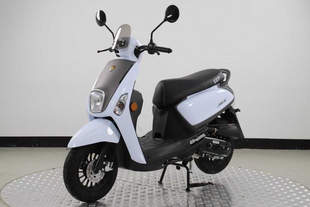 Scuter 49cc, Nou - Fără Permis, Ideal pentru Livrări și Navetă