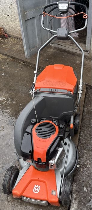 Masina de tuns iarba Husqvarna