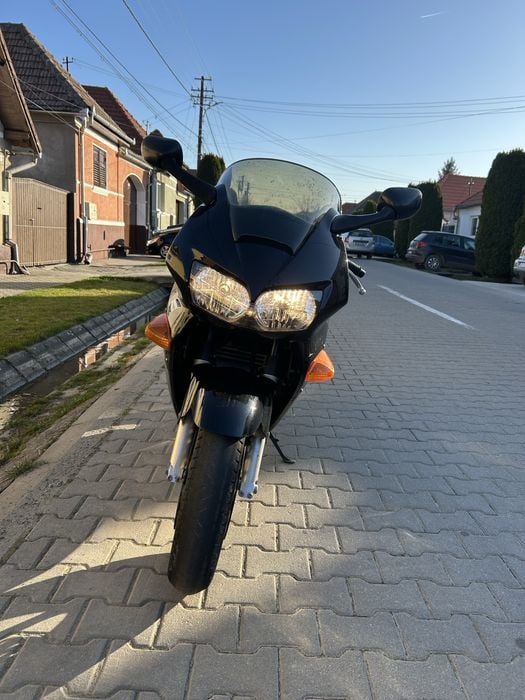 Se vinde honda vfr800