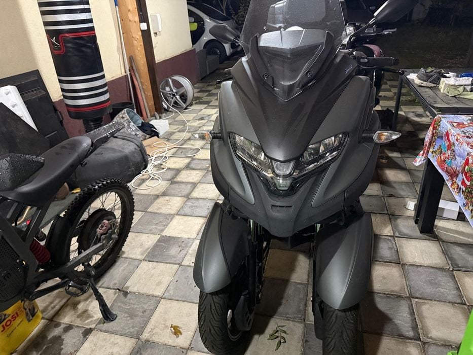 Yamaha Tricity 300 cm³ – 2021 – Permis categoria B – 4.900 €