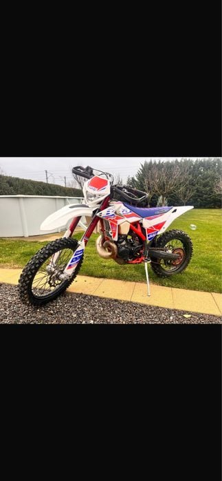 Motivicleta Enduro  BETA 300 cm, RR ,  RACING EDITION  2019