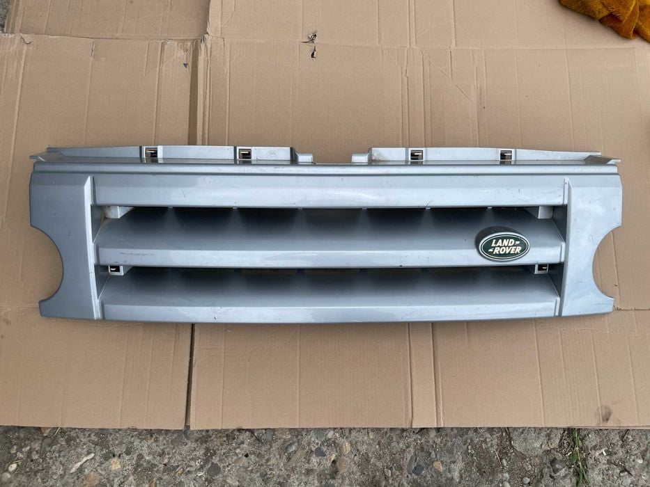 Grila Intre Faruri Land Rover DISCOVERY III 2004-2009