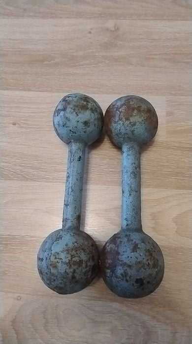 Pereche de gantere vechi din oțel masiv, 7 Kg/bucată