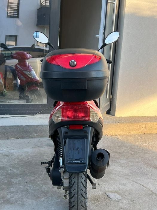 Vând Motoscuter UNO