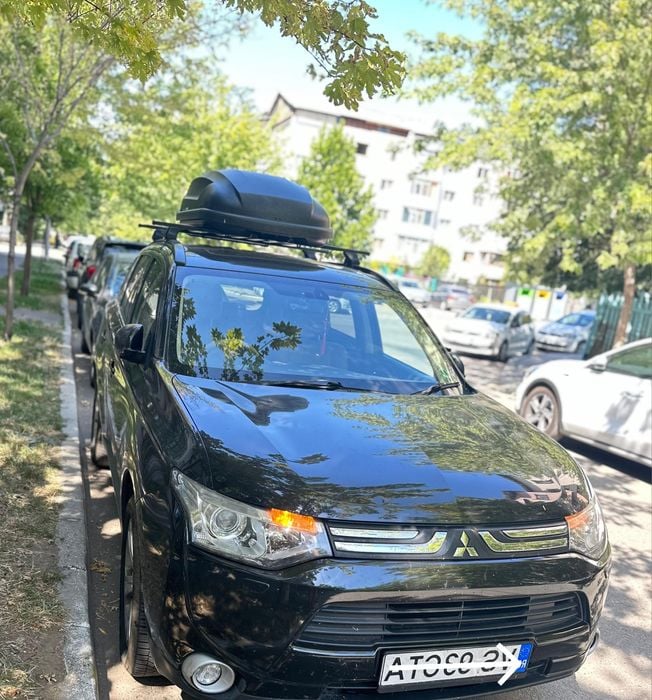 Vând urgent mitsubishi 2013