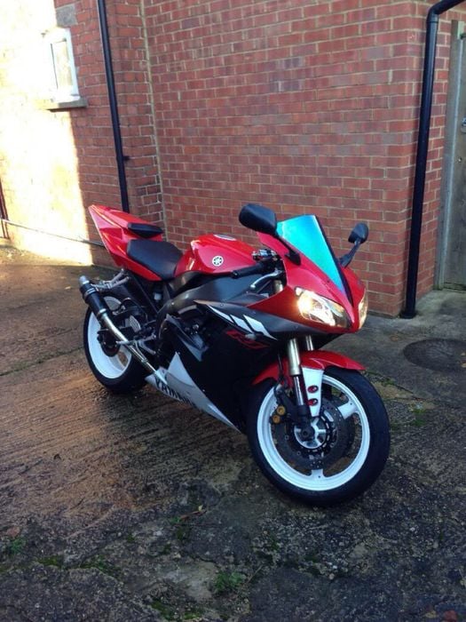 Dezmembrez Yamaha R1 2002-2003 RN09