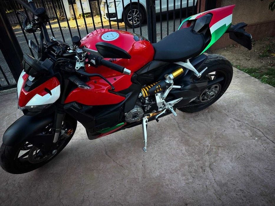 Ducati Streetfighter V2 Rosu - 2023 - 6770 km