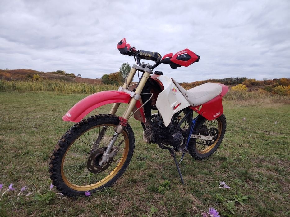 Vând Cross 125 CC