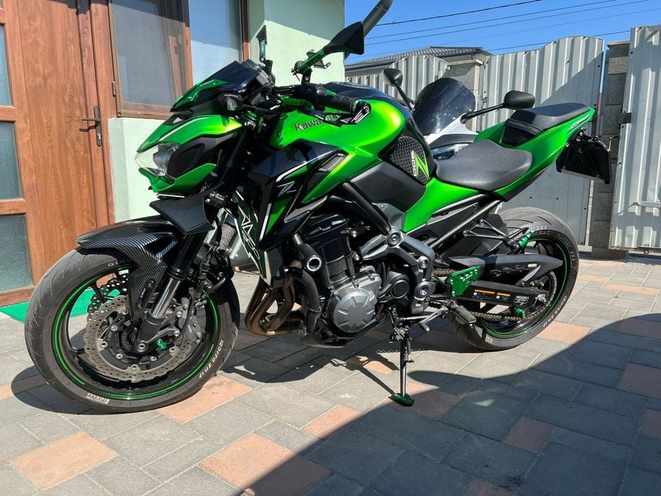 Motocicleta Kawasaki z900