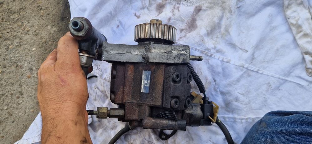 Vând pompa înaltă presiune Land Rover Discovery 3 2.7