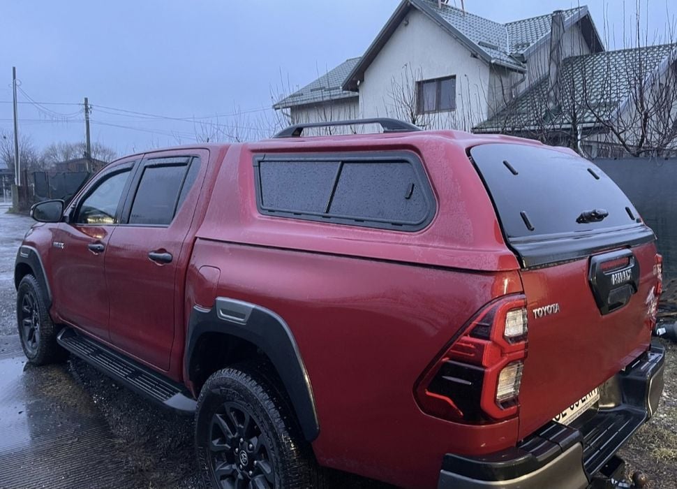Hardtop TOYOTA Hilux