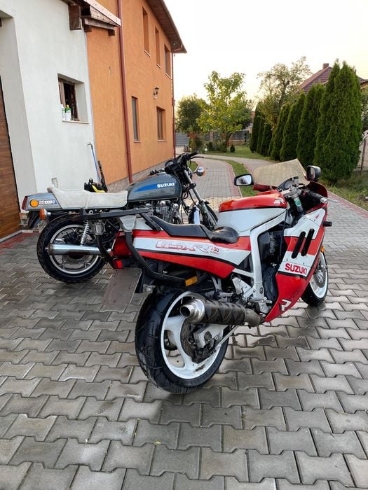 Motocicleta            .