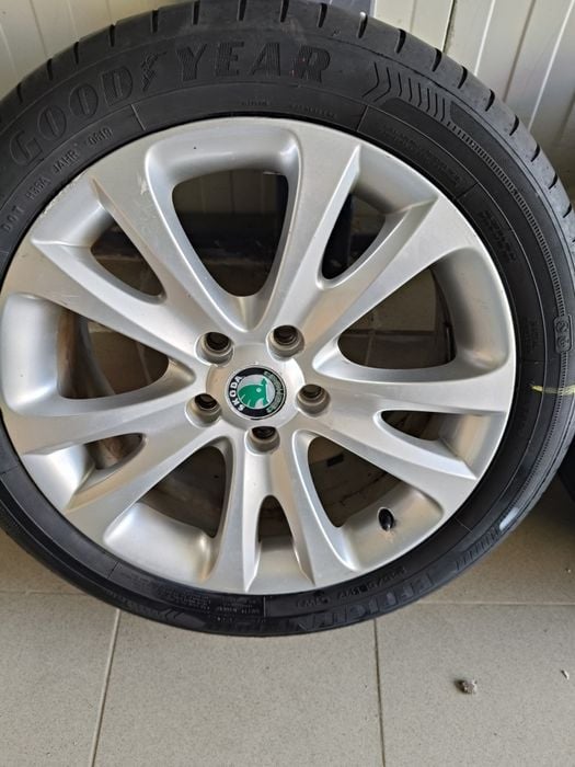 Jenti aliaj R17  Skoda cu anvelope