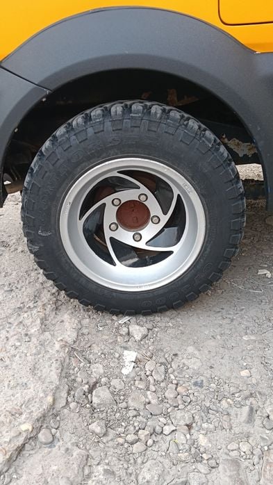 Vând un set de roții Suzuki Jimny