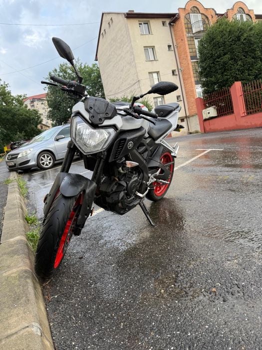 Motocicleta Yamaha MT125