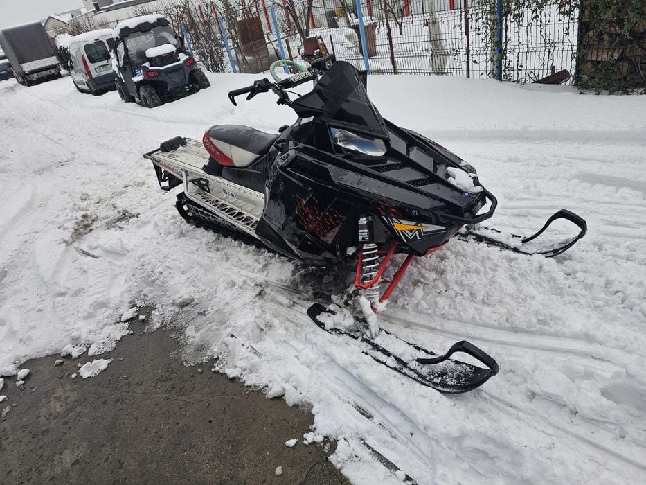 Snowmobil Polaris RMK
