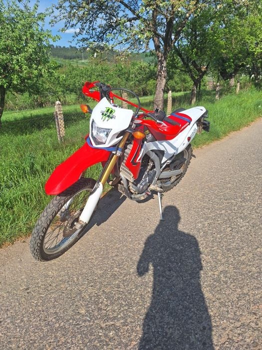 Vând Honda CRF 250l înmatriculată