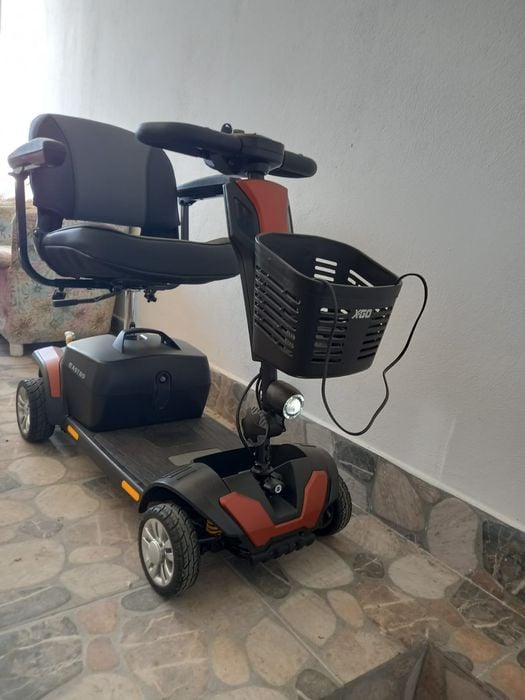 Scuter pe 4 roti pentru adulți