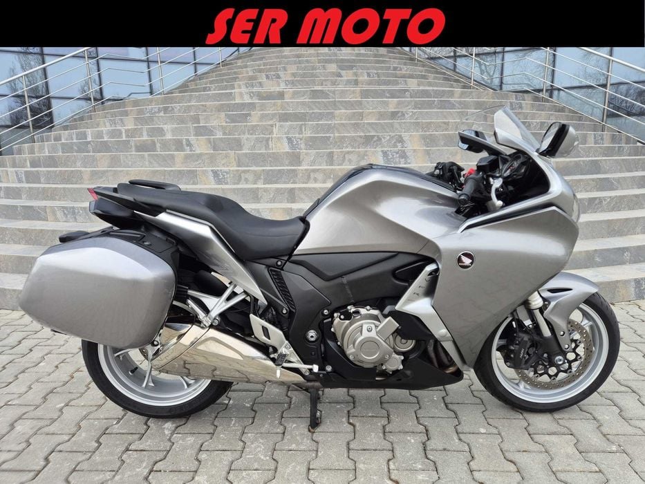 Honda VFR 1200F ABS DCT 13.570 km ~ Garantie ~ Rate ~