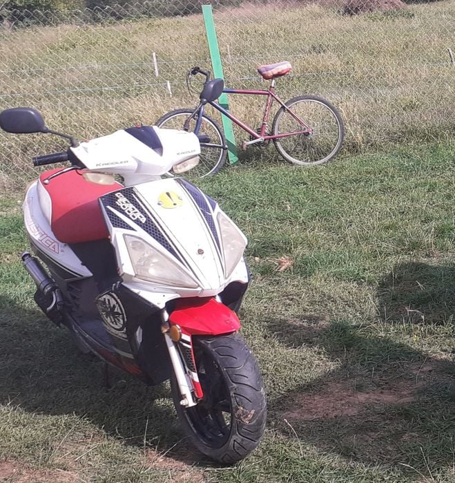 Vând scuter perfect funcțional