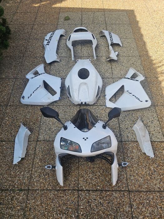 Vând set carene cbr600rr 2003-2004