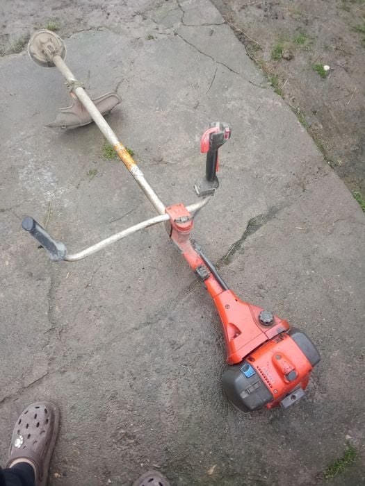 Vând coasă Husqvarna 555 Fxt