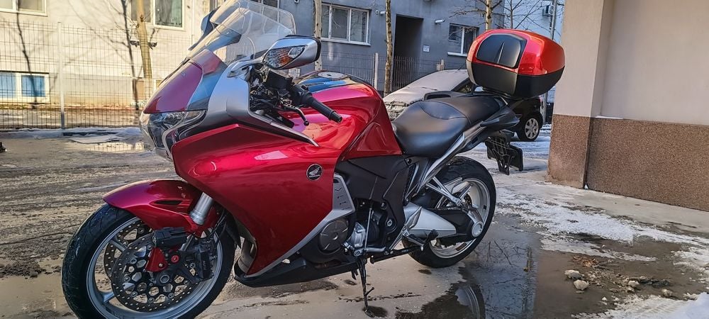 Honda VFR 1200F impecabilă