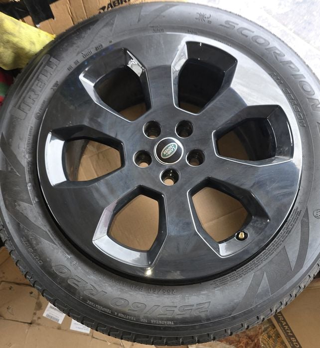 Jante. Land Rover Defender  R20