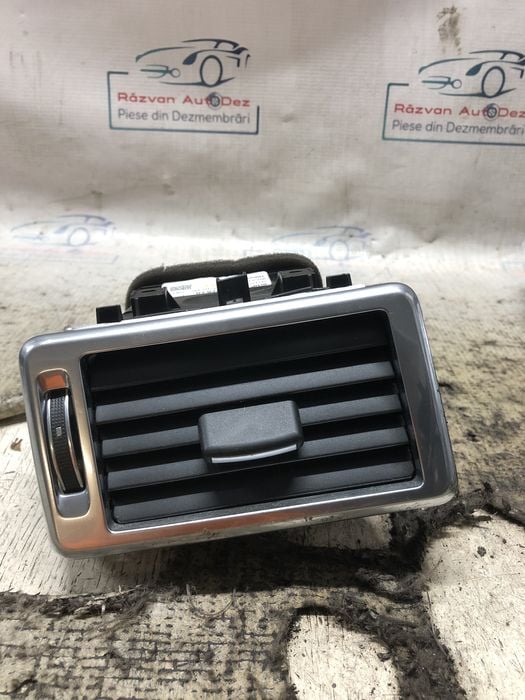 Grila ventilatie stanga  Land Rover Discovery 2.0 Motorina 2017