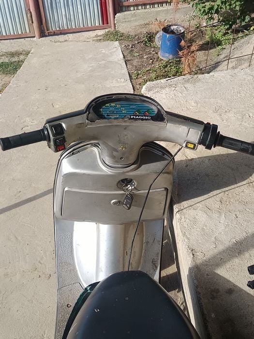 Vând scuter Piaggio zip
