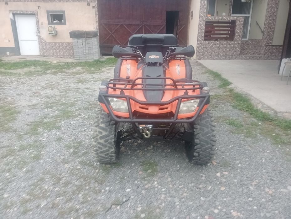 Vand atv buyang cu acte de 300 4x4