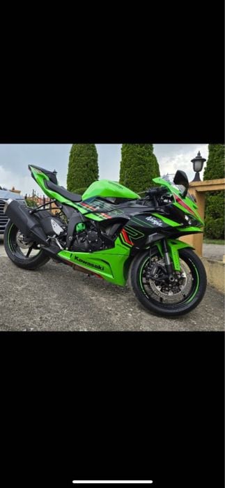 Motocicleta Kawasaki Ninja ZX-6R