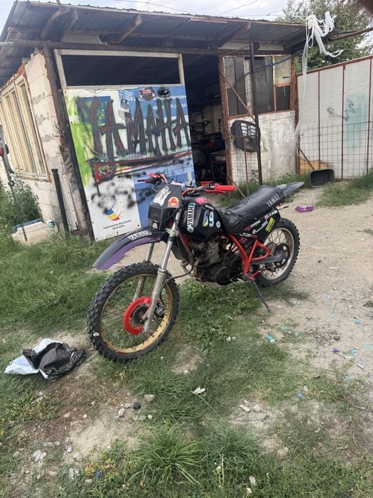 Vând sau schimb cross yamaha xt350 4t