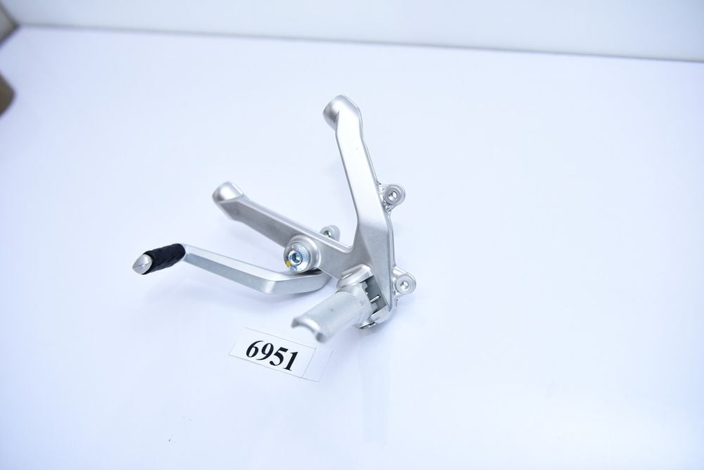 Suport scarita stanga pilot cu pedala schimbator  Ducati Panigale 899
