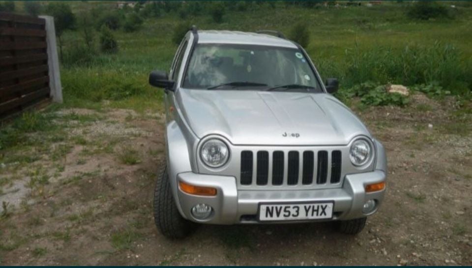 Dezmembrez Jeep Cherokee 2.5 si 2.8 crd