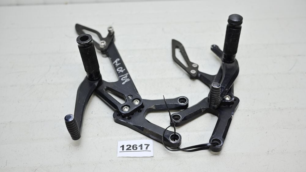 Set Scarite Fata Cu Pedala Schimbator Frana Stanga Dreapta Yamaha R1