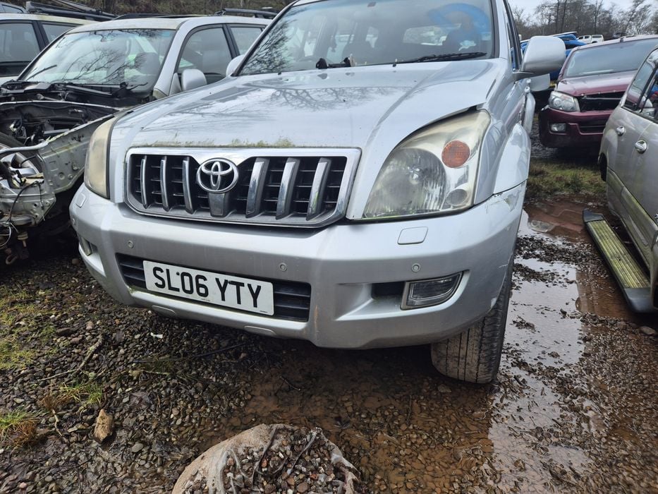 Bara fata Toyota Land Cruiser 2003-2009