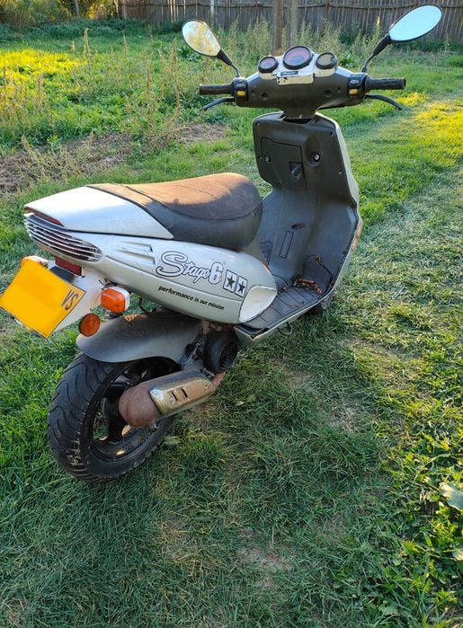 Vând scuter cu carte RAR