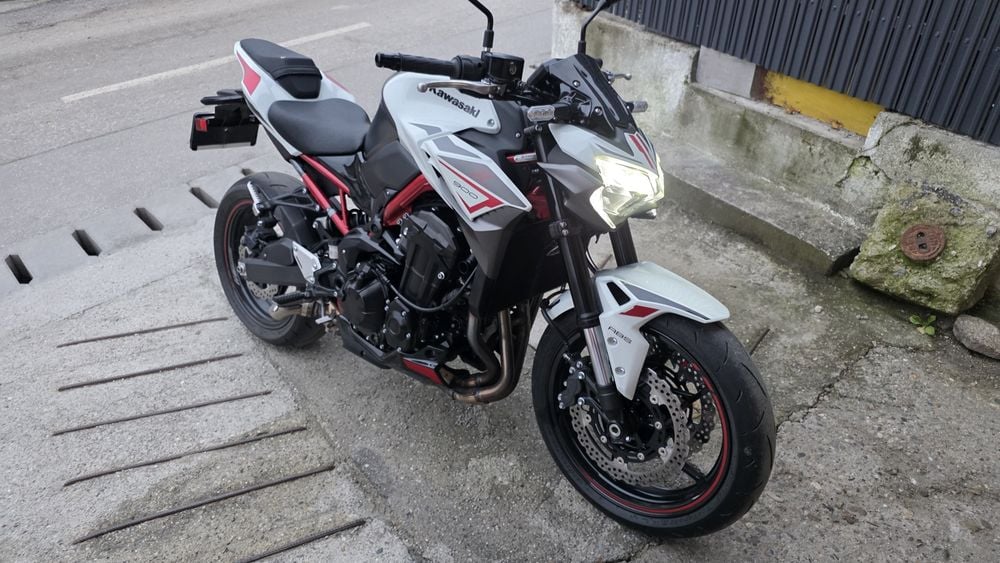 Kawasaki Z900 125cp  2023 5000Km  ca Nou