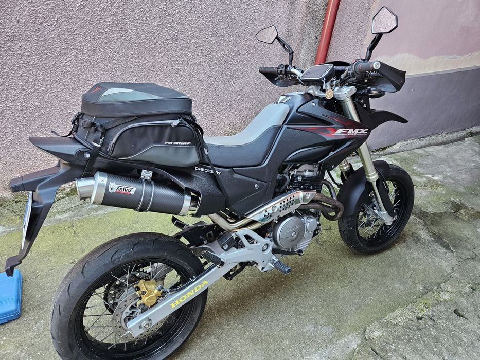 Vând Honda fmx650