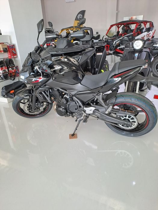 Motocicleta noua Kawasaki Z650