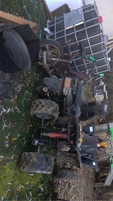 De vânzare toate trei