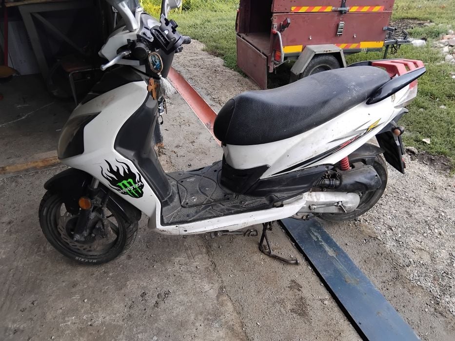 Vand scuter sym jet 4r nu pornește pret 250euro nu pornește