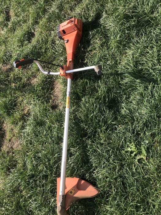 Coasa Husqvarna 250 R cu 2,9 cp