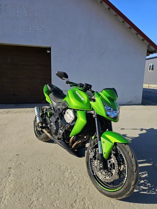 Kawasaki Z750 cu ABS, evacuare STORM, șa custom