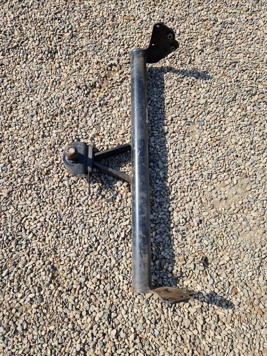 Cârlig remorcare Nissan Navara D40